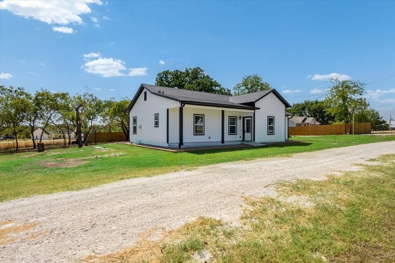 750 Jay Bird Lane, Reno TX 76082 - Photo 2
