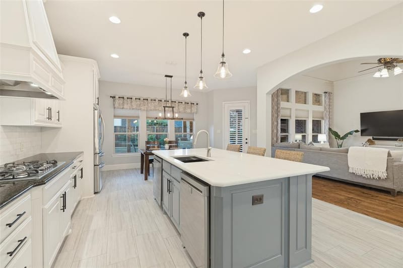 10757 Southbury Lane, Frisco TX 75033 - Photo 11