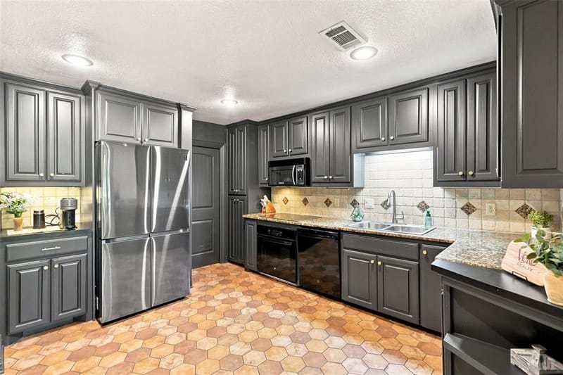 284 Shoreline Drive N, Azle TX 76020 - Photo 6