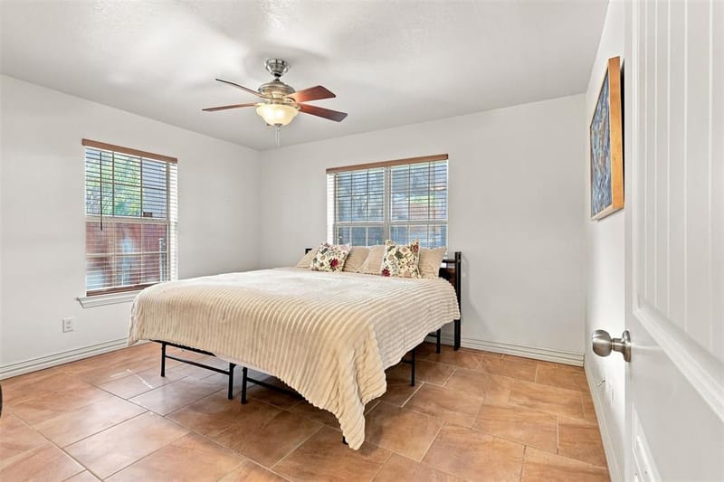 284 Shoreline Drive N, Azle TX 76020 - Photo 16