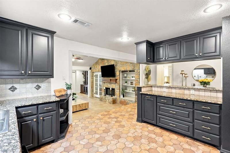 284 Shoreline Drive N, Azle TX 76020 - Photo 8