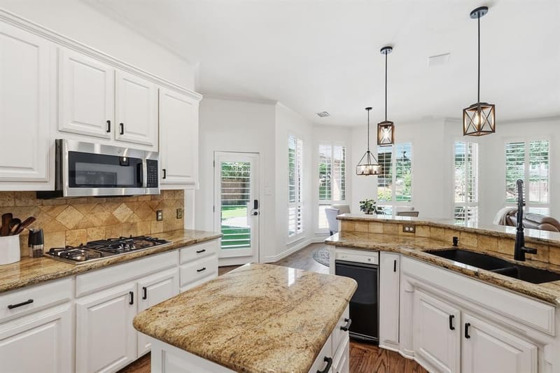 402 Southridge Lakes Parkway, Southlake TX 76092 - Photo 12