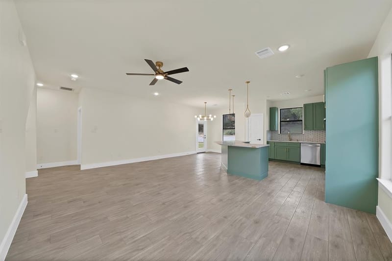 2925 River Ridge Court, Granbury TX 76048 - Photo 11