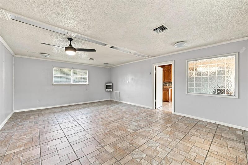 101 W Avenue G, Valley Mills TX 76689 - Photo 16