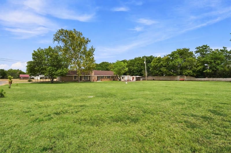 101 W Avenue G, Valley Mills TX 76689 - Photo 28