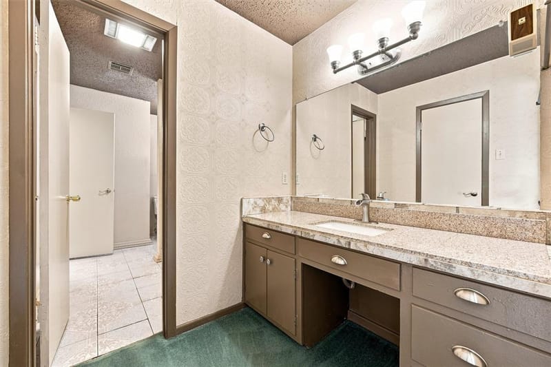 101 W Avenue G, Valley Mills TX 76689 - Photo 20