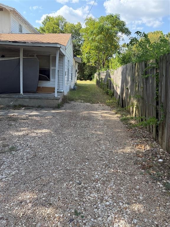 233 W Hammond Street, Lancaster TX 75146 - Photo 2