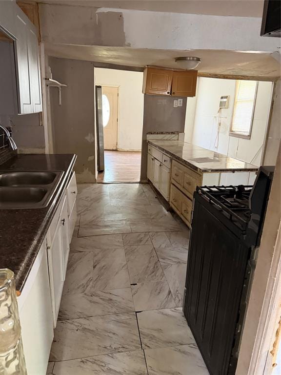 233 W Hammond Street, Lancaster TX 75146 - Photo 9