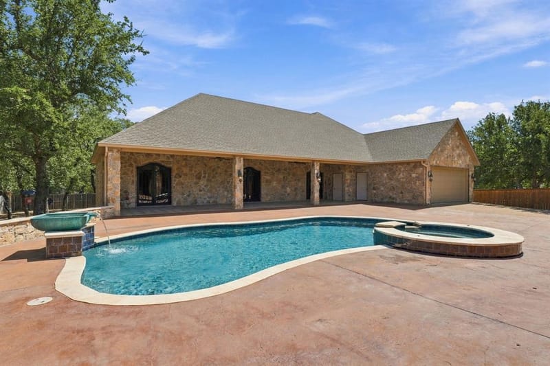 8460 Spicewood Springs Road, Waco TX 76633 - Photo 3