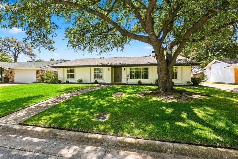 305 Brookview Drive, Hurst TX 76054 - Photo 2