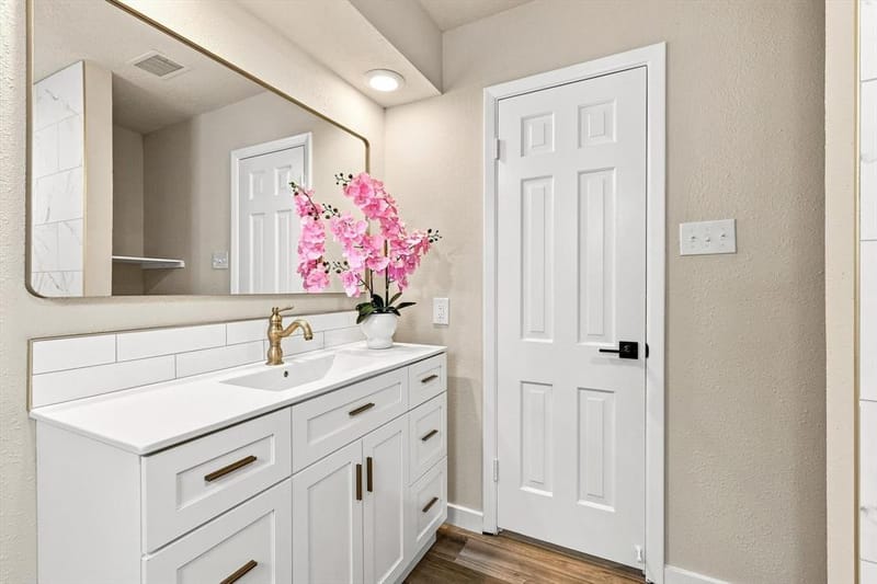 305 Brookview Drive, Hurst TX 76054 - Photo 28