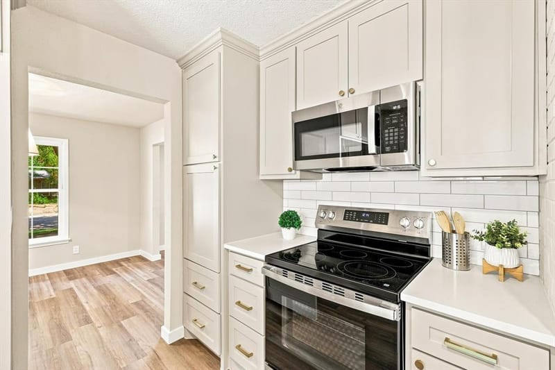 305 Brookview Drive, Hurst TX 76054 - Photo 11