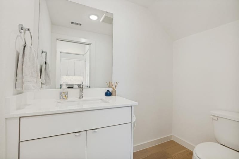 427 W 10th Street # 201, Dallas TX 75208 - Photo 13
