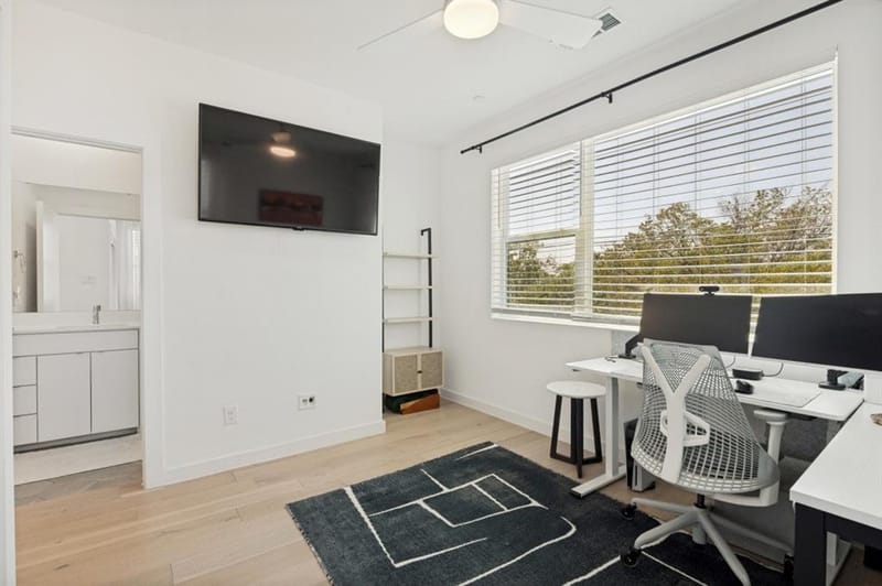 427 W 10th Street # 201, Dallas TX 75208 - Photo 20