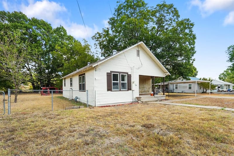 1001 S 27th Street, Corsicana TX 75110