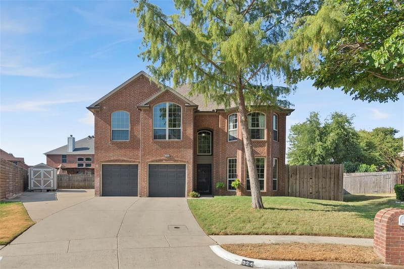 324 Georgian Oak Court, Lake Dallas TX 75065