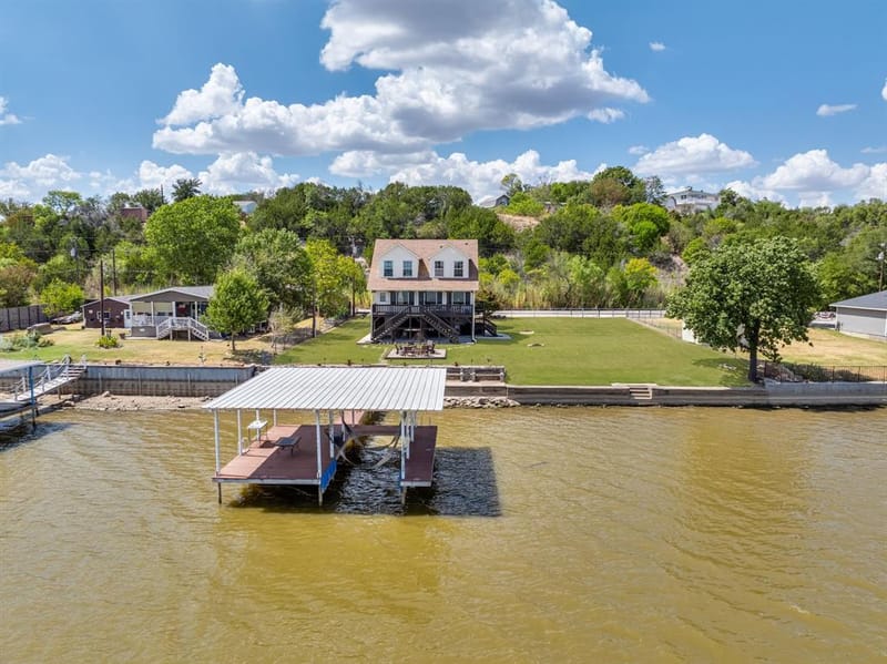 5901 Parkside Court, Granbury TX 76048 - Photo 3