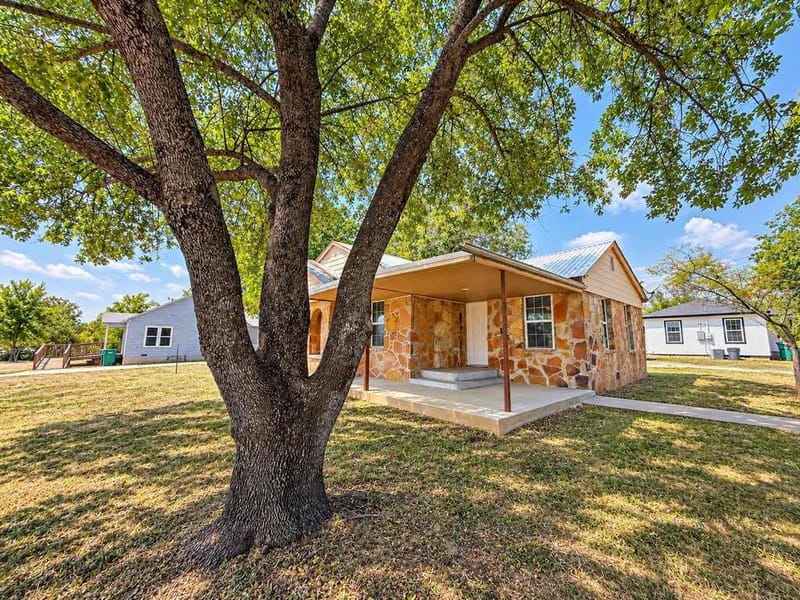 1115 W Main Street, Gatesville TX 76528 - Photo 5