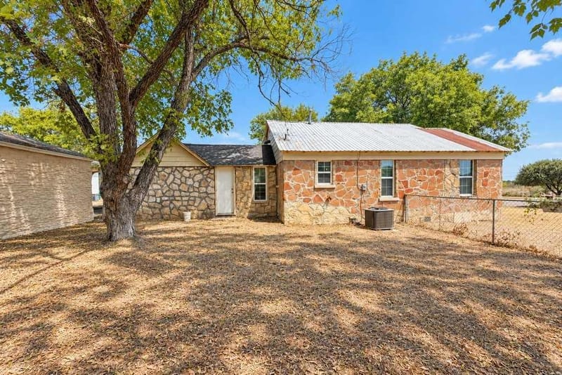 1115 W Main Street, Gatesville TX 76528 - Photo 30