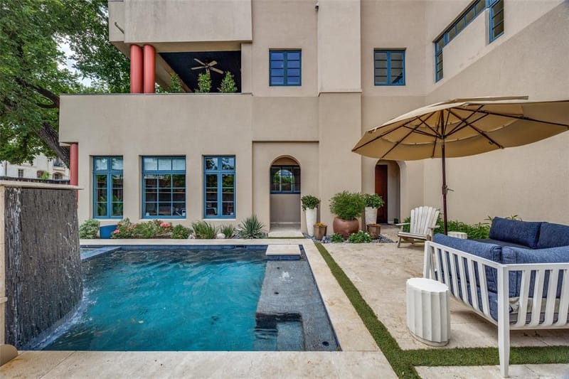 2203 Allen Street, Dallas TX 75204