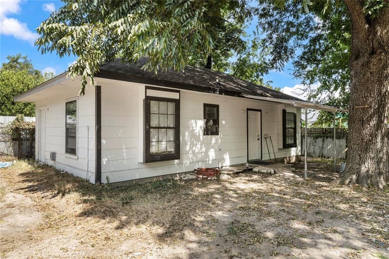 2400 Park Avenue, Waco TX 76706 - Photo 2