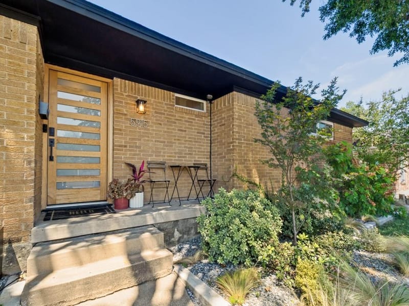 5915 Canterview Drive, Dallas TX 75228 - Photo 3