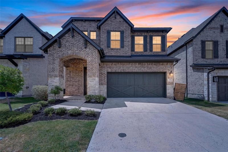 2552 Four Roses Drive, Lewisville TX 75056