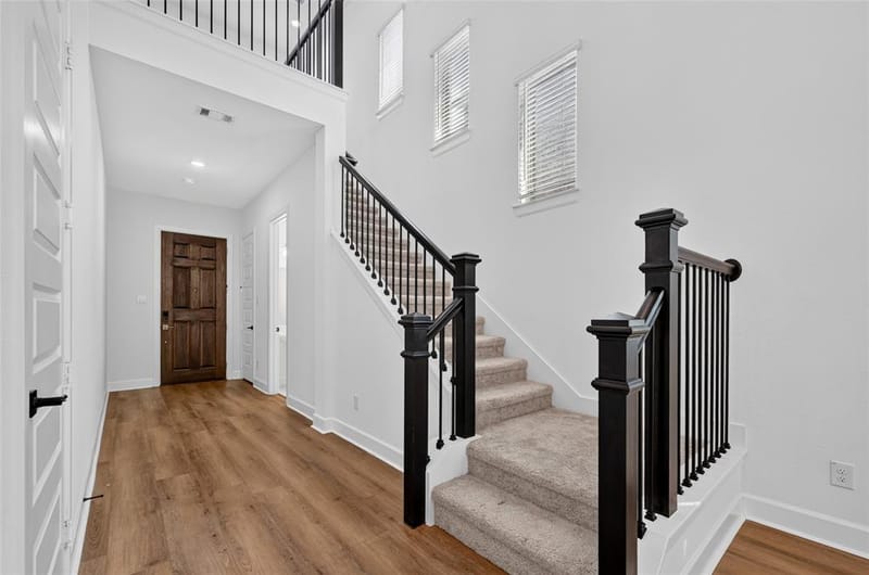 2552 Four Roses Drive, Lewisville TX 75056 - Photo 4