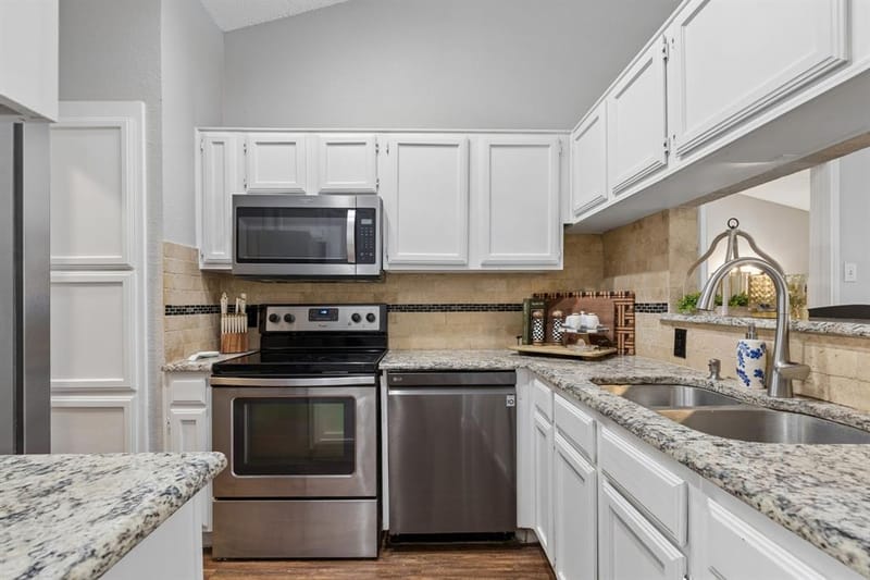 6512 Highview Terrace, Watauga TX 76148 - Photo 9