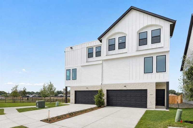 4505 Crescent Heights Road, Garland TX 75043 - Photo 2