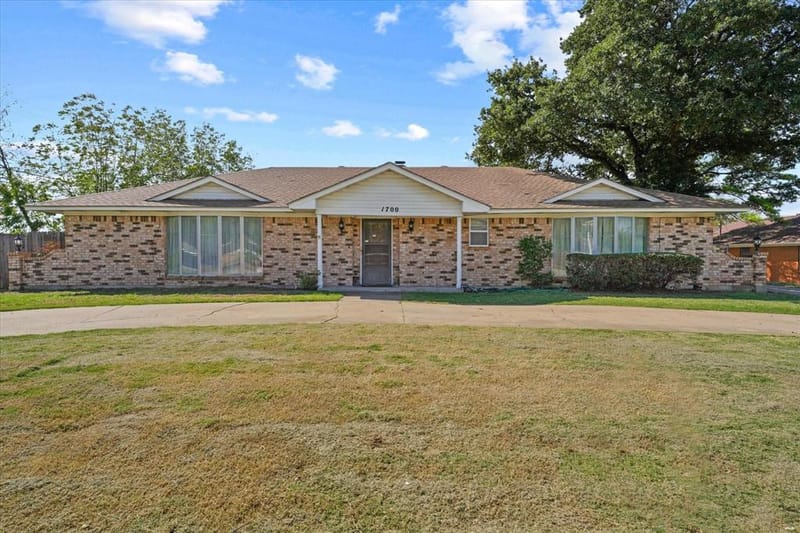 1700 Northcrest Drive, Arlington TX 76012 - Photo 2