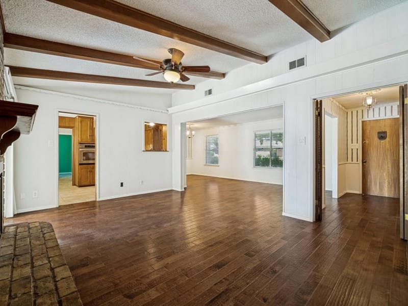 3513 Wren Avenue, Fort Worth TX 76133 - Photo 8