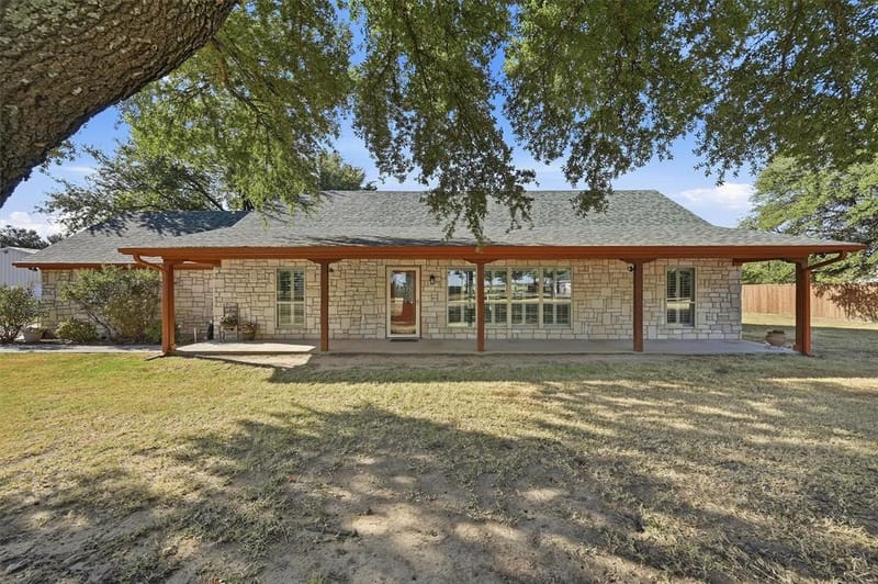 212 Bobby Sam Court, Collinsville TX 76233 - Photo 2