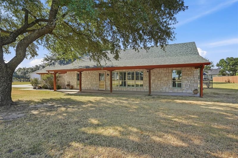 212 Bobby Sam Court, Collinsville TX 76233 - Photo 4