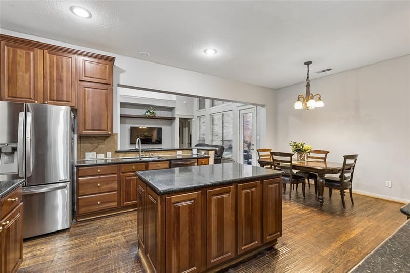 4632 Chapel Creek Drive, Plano TX 75024 - Photo 6