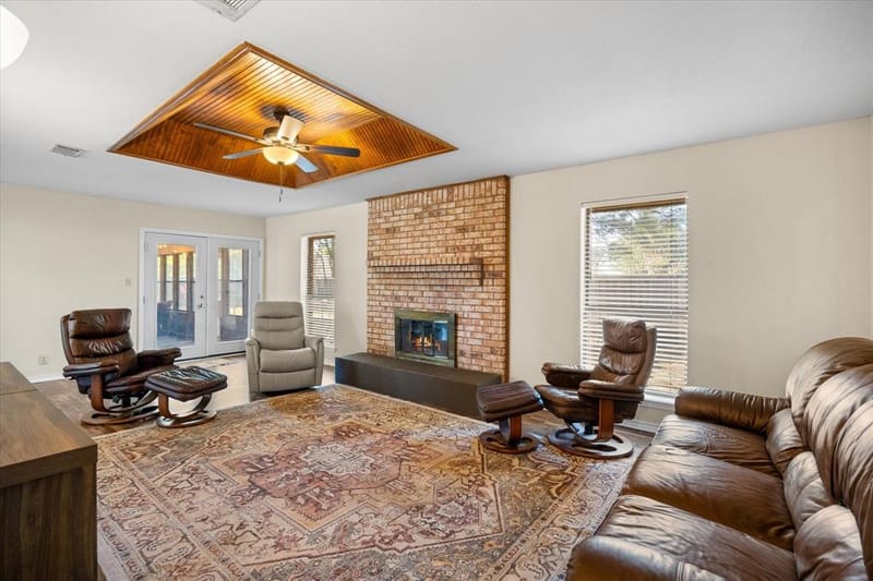 111 Wheeler Street, Glen Rose TX 76043 - Photo 2