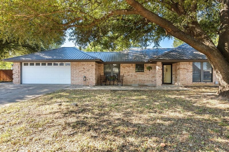 111 Wheeler Street, Glen Rose TX 76043