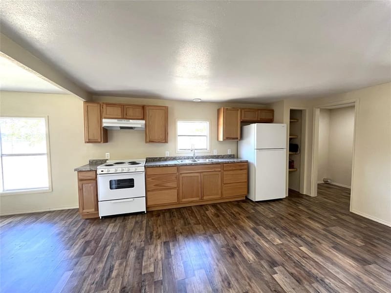 611 E Broadmore Avenue, Wills Point TX 75169 - Photo 7
