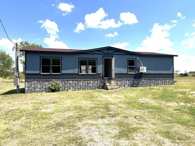 611 E Broadmore Avenue, Wills Point TX 75169
