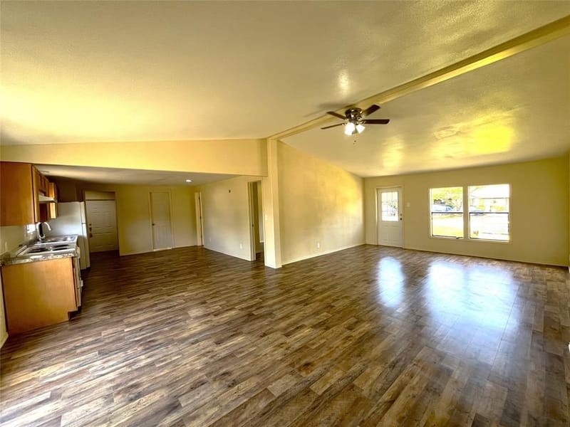 611 E Broadmore Avenue, Wills Point TX 75169 - Photo 9
