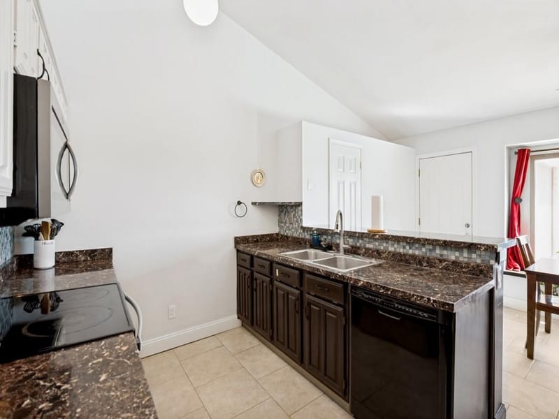 4505 Queen Circle, The Colony TX 75056 - Photo 6