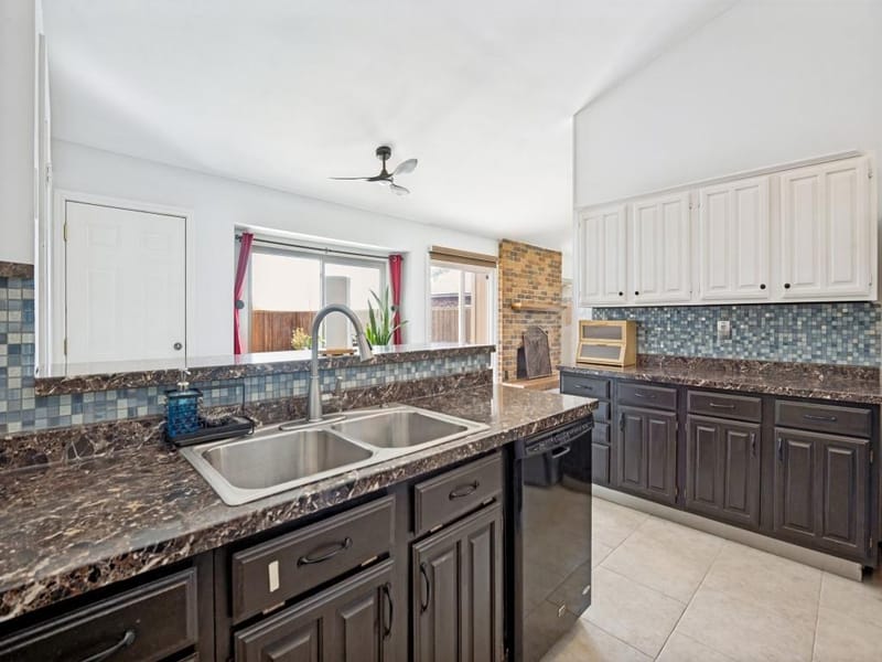 4505 Queen Circle, The Colony TX 75056 - Photo 11