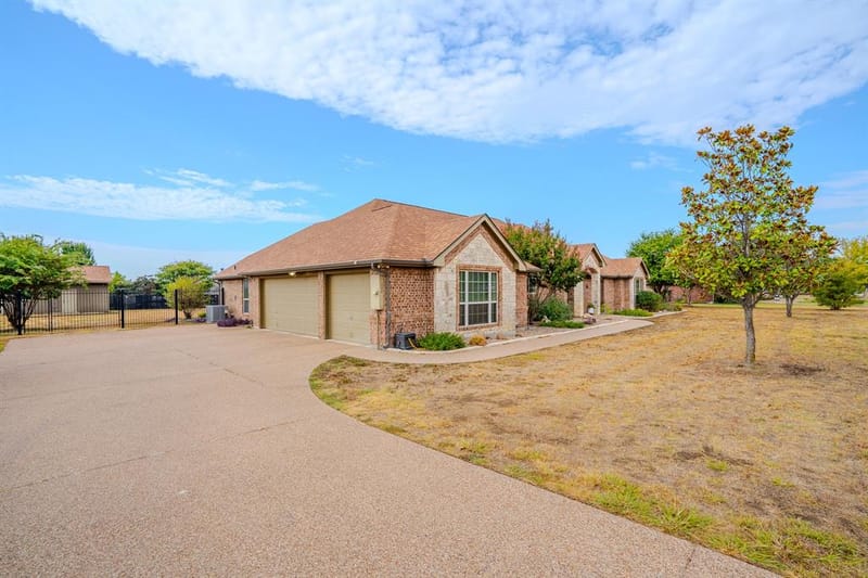 1236 Woodbridge Court, Willow Park TX 76087 - Photo 3