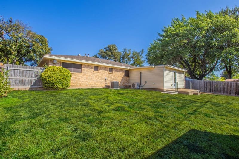 5406 Hawthorne Drive, Waco TX 76710 - Photo 4