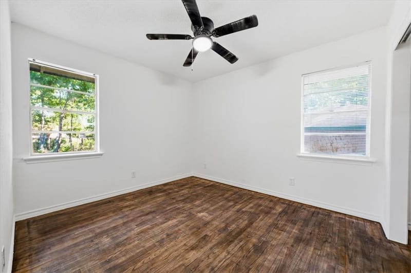 305 Valleyglen Drive, DeSoto TX 75115 - Photo 23