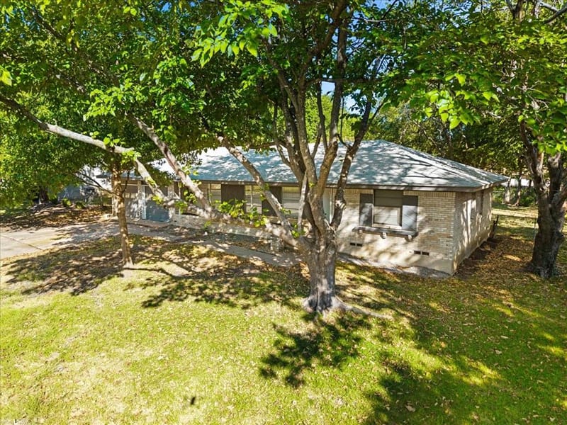305 Valleyglen Drive, DeSoto TX 75115 - Photo 7