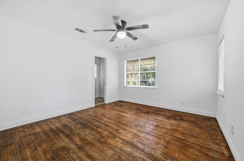 305 Valleyglen Drive, DeSoto TX 75115 - Photo 18