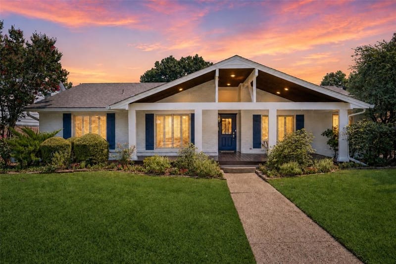 9946 Vistadale Drive, Dallas TX 75238 - Photo 2
