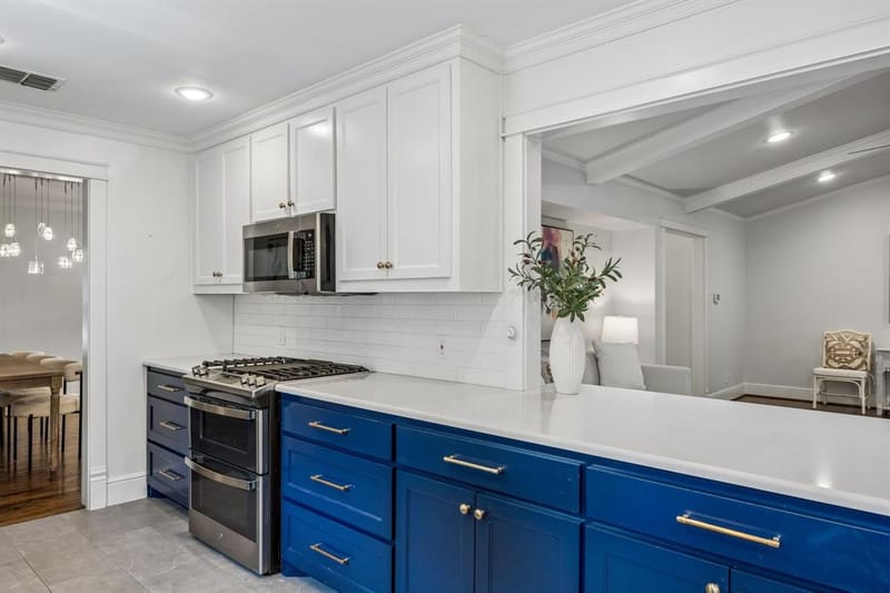 9946 Vistadale Drive, Dallas TX 75238 - Photo 13