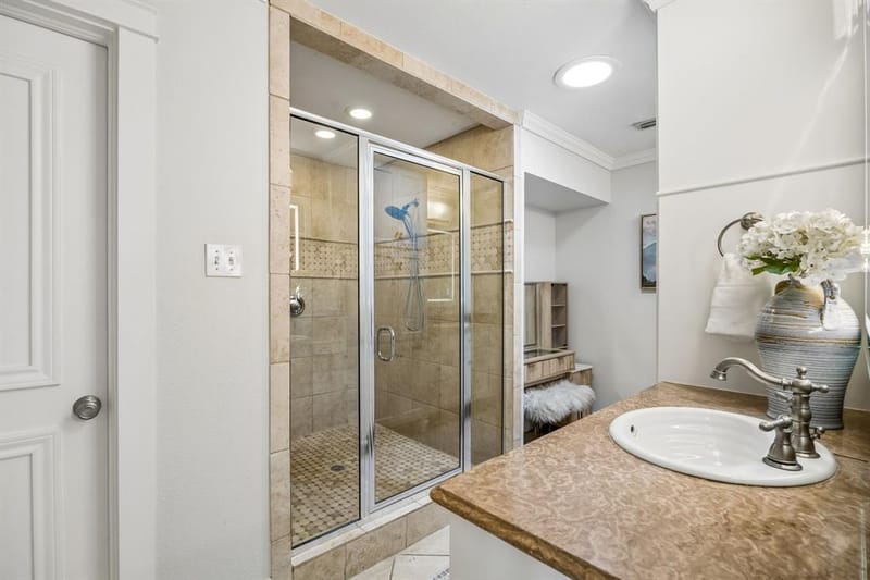 9946 Vistadale Drive, Dallas TX 75238 - Photo 20